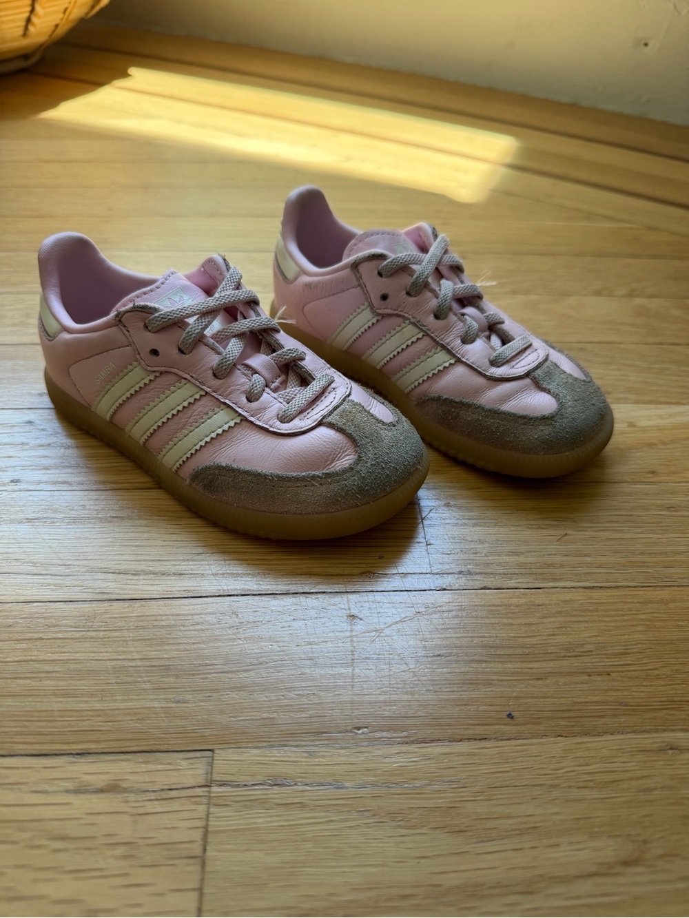 Adidas Kids Gazelle Pink Suede Trim Athletic Sneaker- size 9 toddler